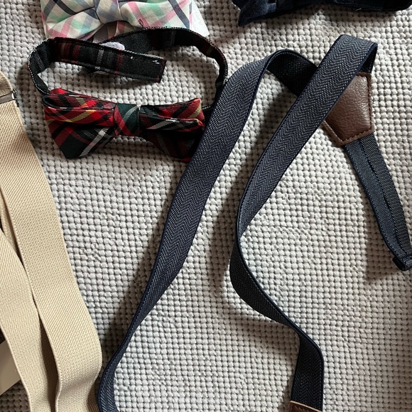 Lot of infant/toddler bow ties & suspenders - Picture 3 of 4